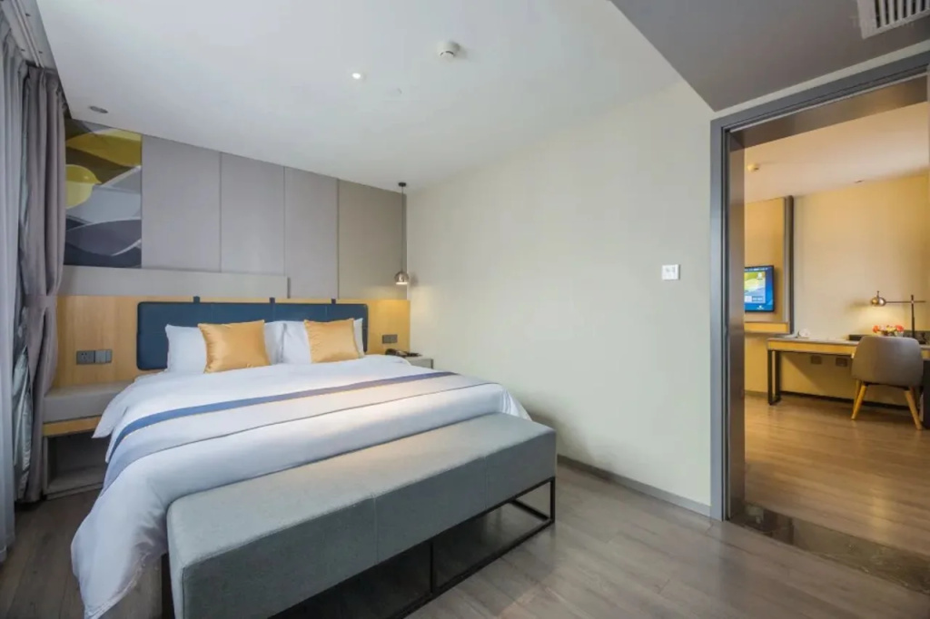 Homeinn Selected Hotel (Changsha Xindaxin Wu Yi Square Subway Station)