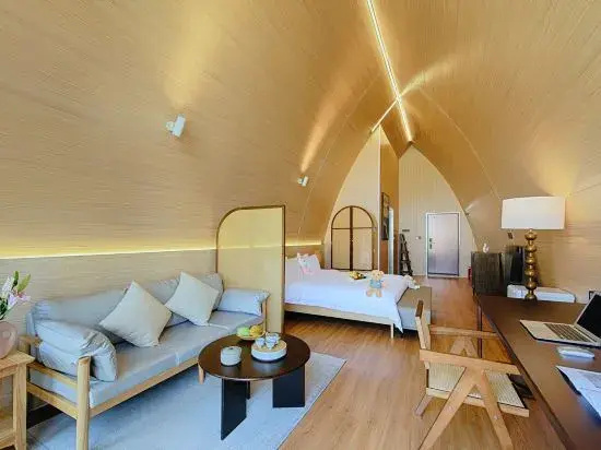 Yingge Treading on the Waves Boat House Homestay