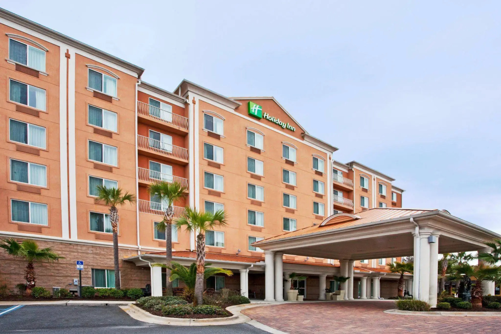 Holiday Inn Hotel & Suites Lake City by IHG