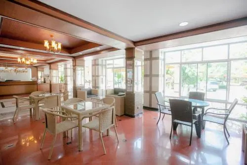 Grand Charoonrat Apartment