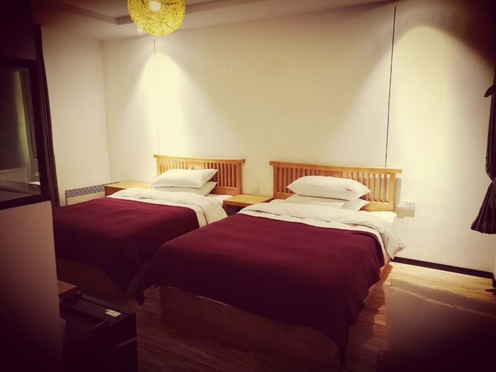 Taihu Baopu LingXia Inn