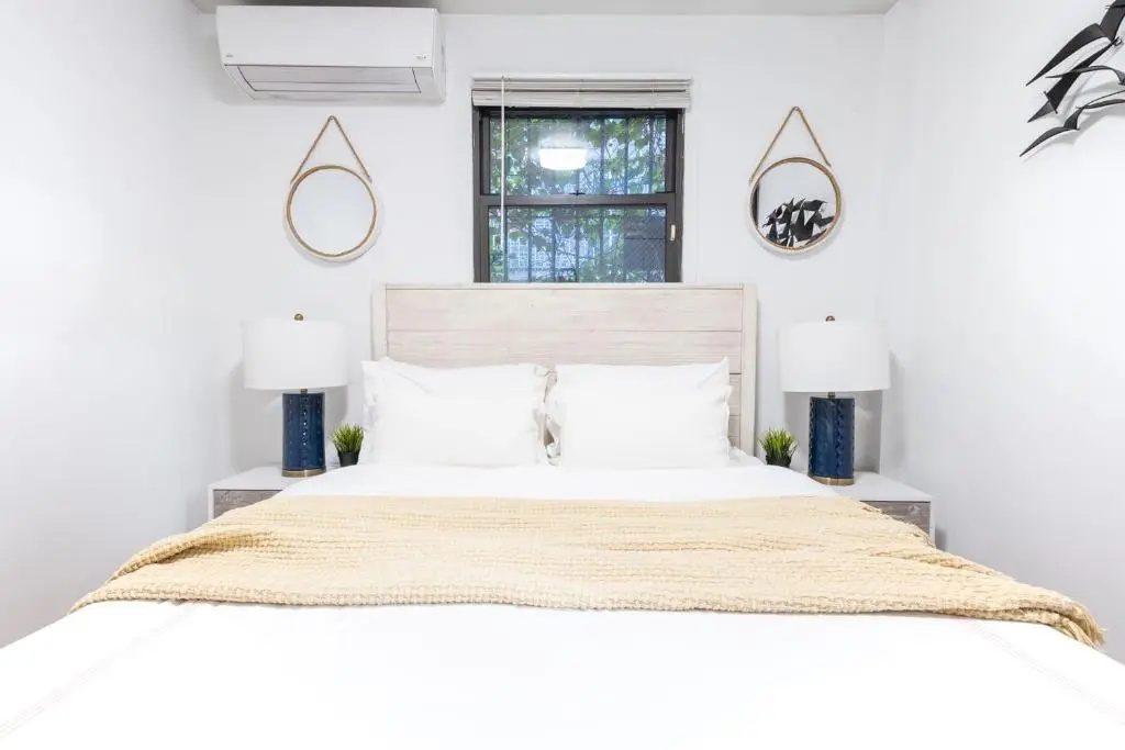 26-1c New 1BR Gramercy W D Shared Outdoor