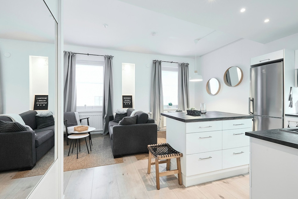Modernized 1920s Apartment
