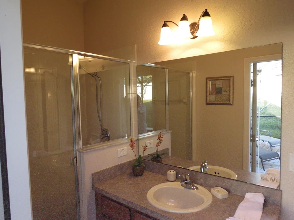 Kissimmee Maingate Area Pool Homes by SVV