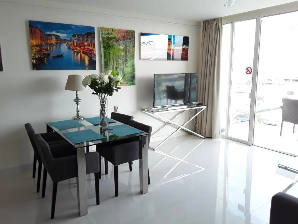 First Line Duplex Puerto Banus Sleeps 8 People