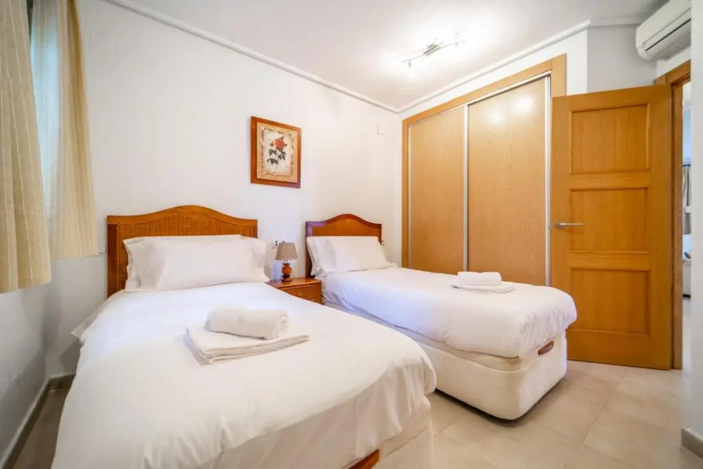 Confortable 2 Bedroom Groundfloor Apartment - PA703LT