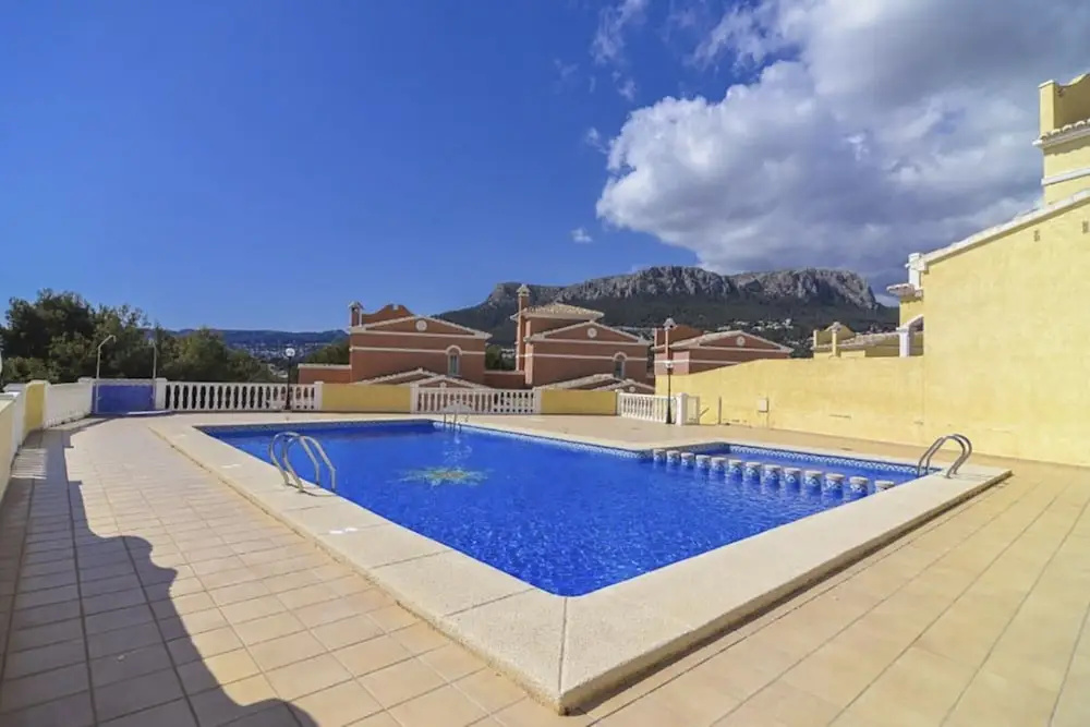 Bungalow - 4 Bedrooms with Pool and WiFi - 104998