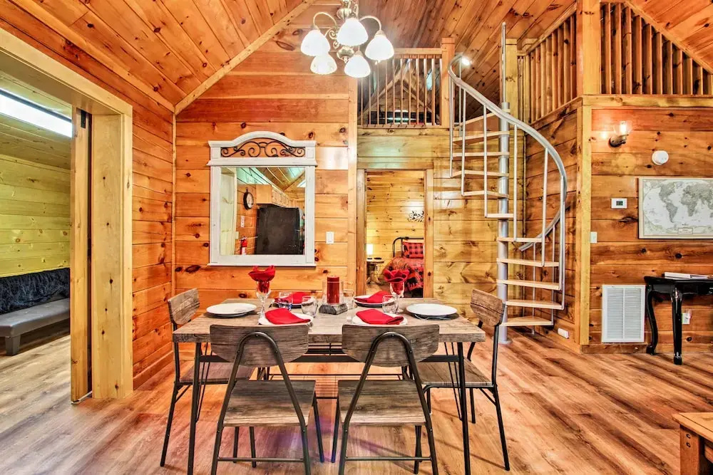 Charming Pigeon Forge Cabin w/ Private Hot Tub!