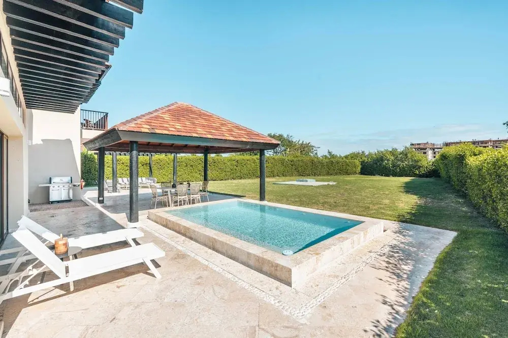 Modern Villa w Pool bbq at Green Village ABB