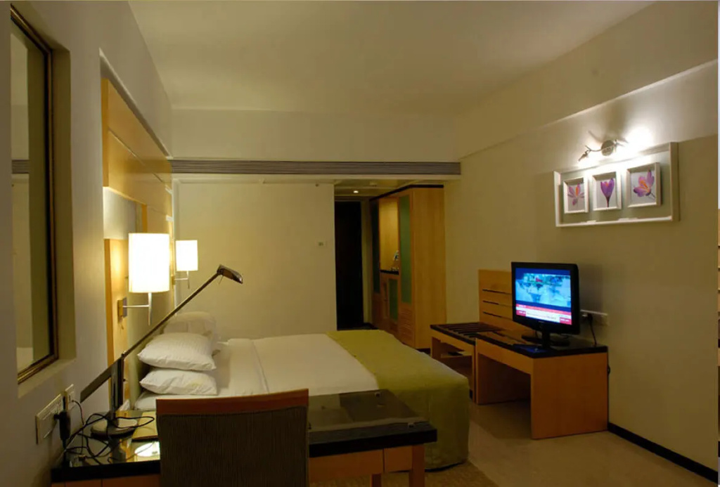 Peninsula Grand Hotel