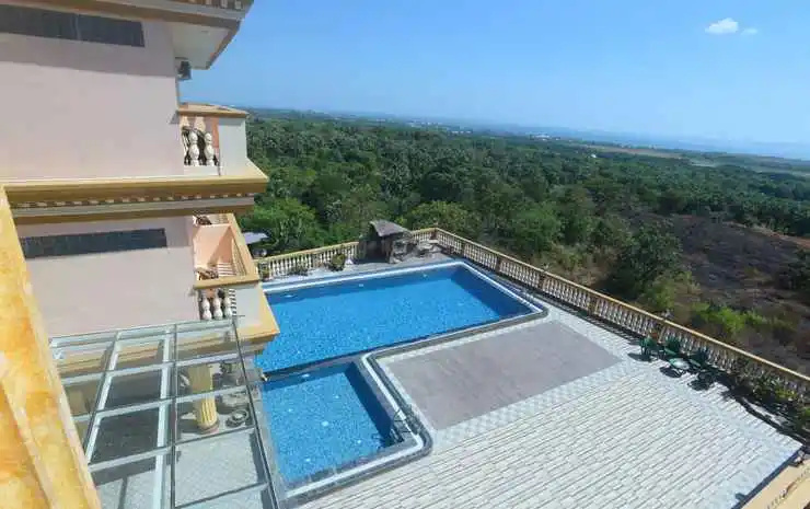 Chrysant Hotel & Resort