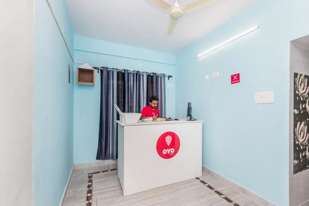 OYO 9811 Stay Inn Newtown