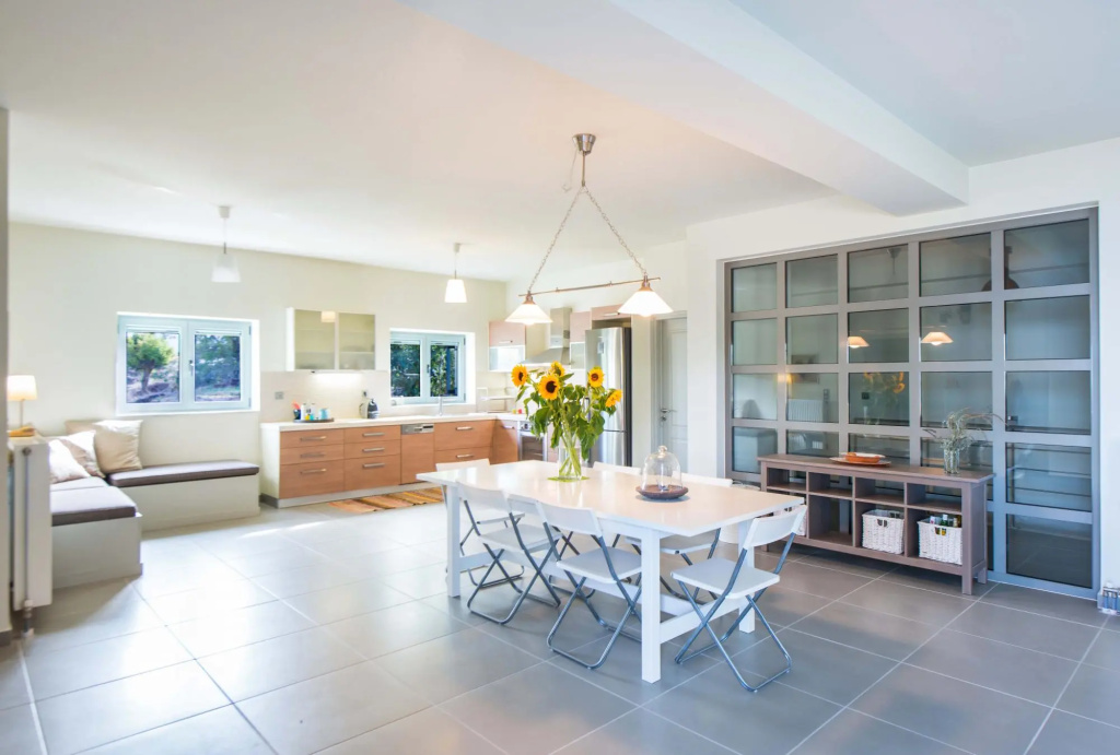 VILLA SERENIS | mountain & sea @ 1,5hr from Athens