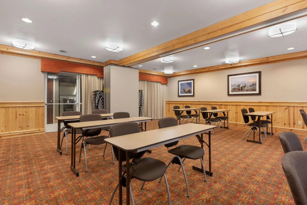Best Western Plus Olympic Inn