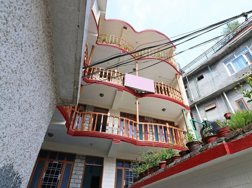 Oyo 13710 Home Cozy 2Bhk Aleo Manali