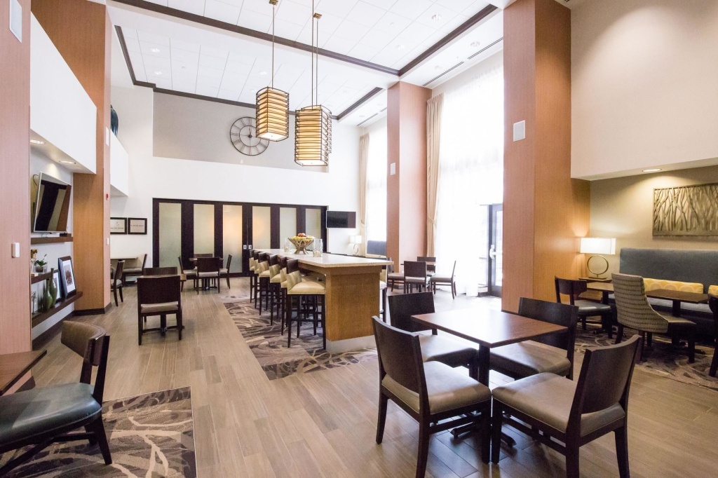 Hampton Inn & Suites - Pittsburgh/Harmarville, PA