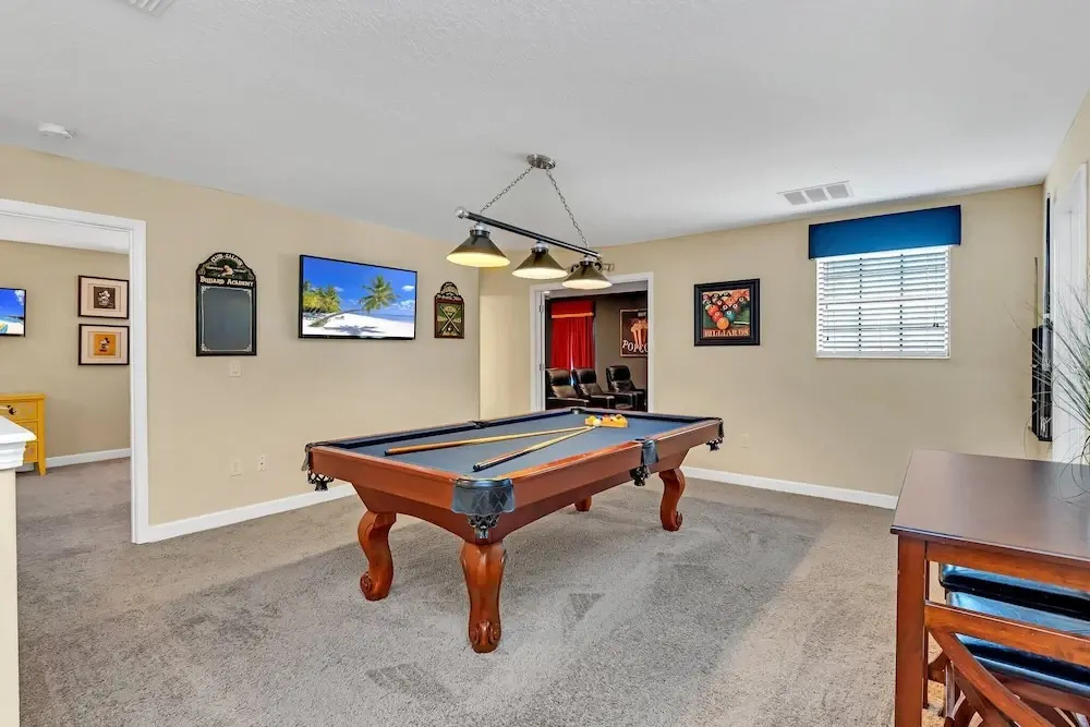 Warm and Inviting Family Villa! Themed Rooms, Movie Room and Upstairs Entertainment Loft