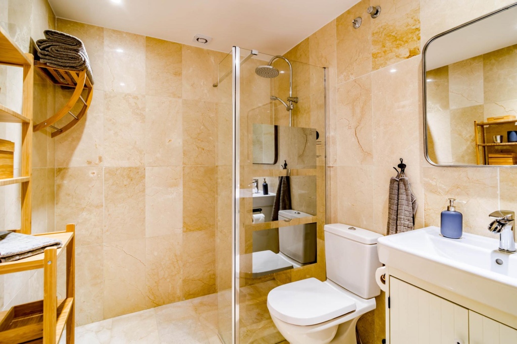 AP165 - Aloha Pueblo, Marbella by roomservices
