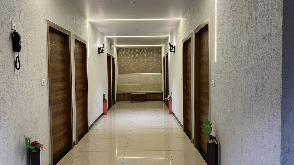 Hotel Near Me, Rajkot