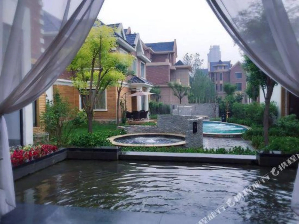 Longyi Hot Spring Resort