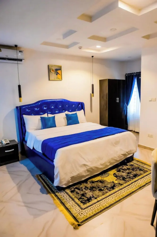 El Elyon Hotel and Suites