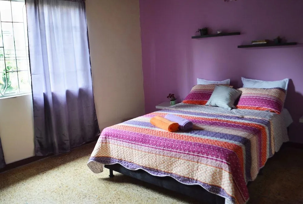 Buntes House-Casa Hotel Laureles-Estadio