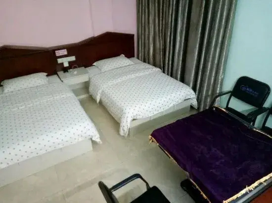 New Feitu Hotel guigang (Guest World RT-Mart)