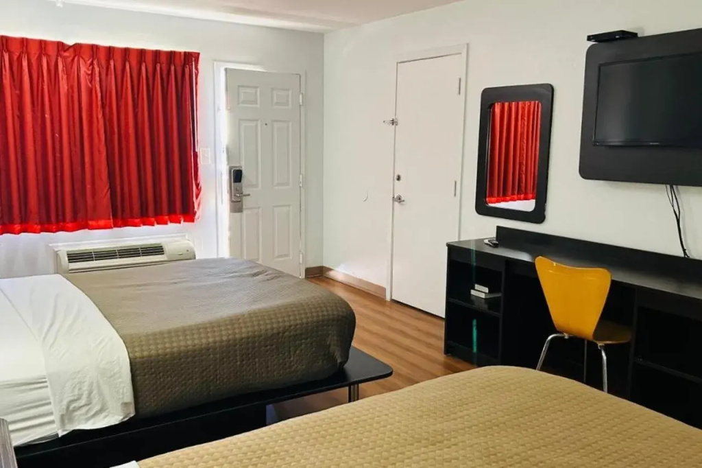 Super 7 Inn Tupelo