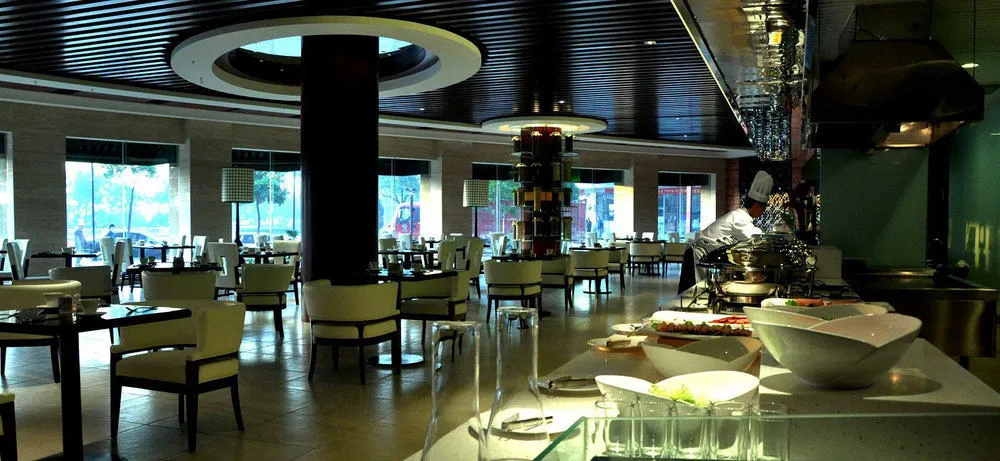 Lake View Garden Hotel