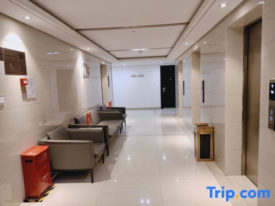 Yunjin Business Hotel