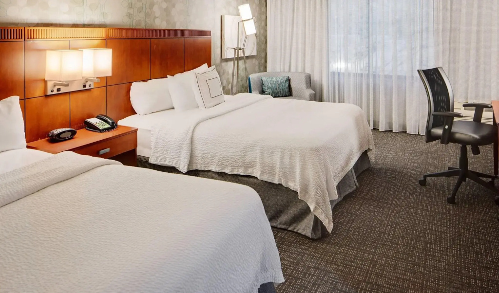 Courtyard by Marriott Pittsburgh West Homestead Waterfront