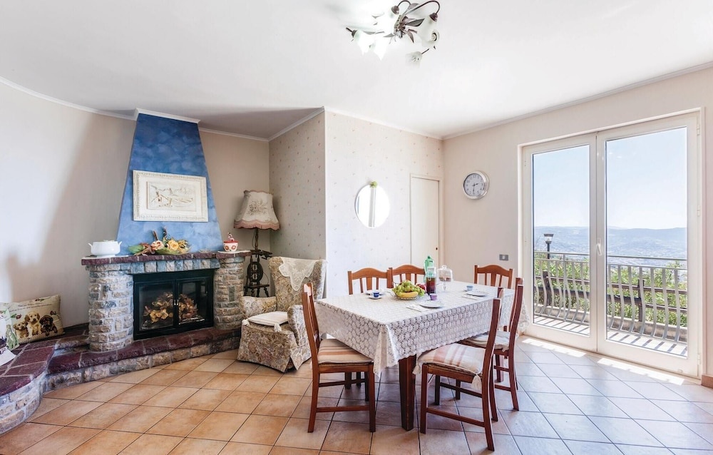 3 Bedroom Lovely Home In Agropoli Sa