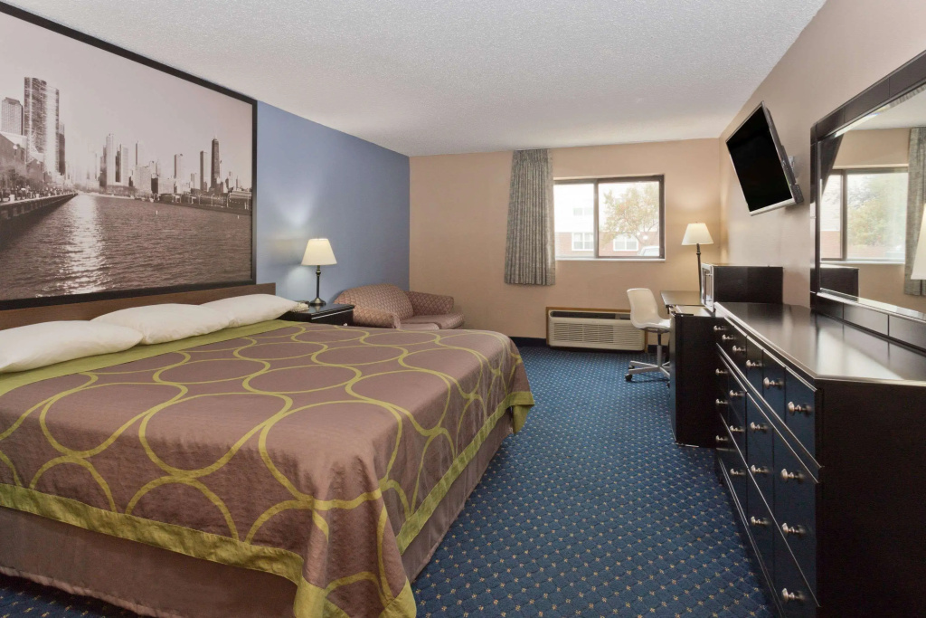 Super 8 by Wyndham Rockford I-90 Casino District