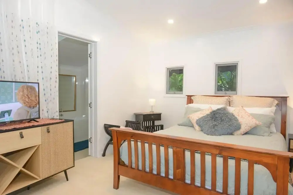 Renovated 2-Bed Cottage - Sleeps 4 - Free Parking