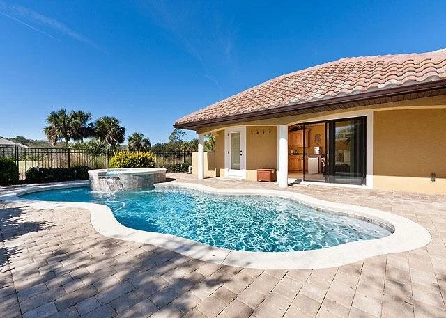 Tuscany By the Sea 5 Br home by RedAwning