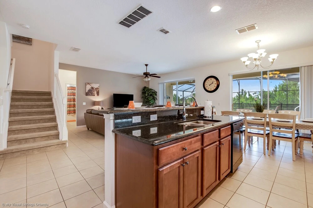 Impressive Waterfront Retreat Near Disney With Cinema Room - 5bd/4ba PH - Rav5341