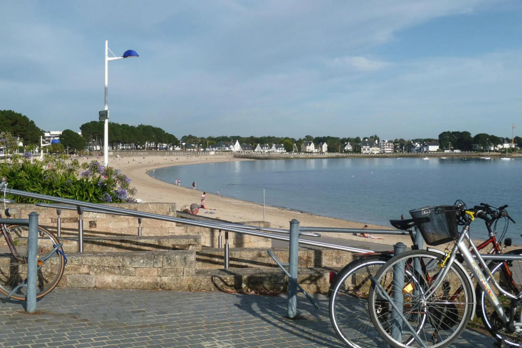 Apartment in Bénodet near Sandy Beaches