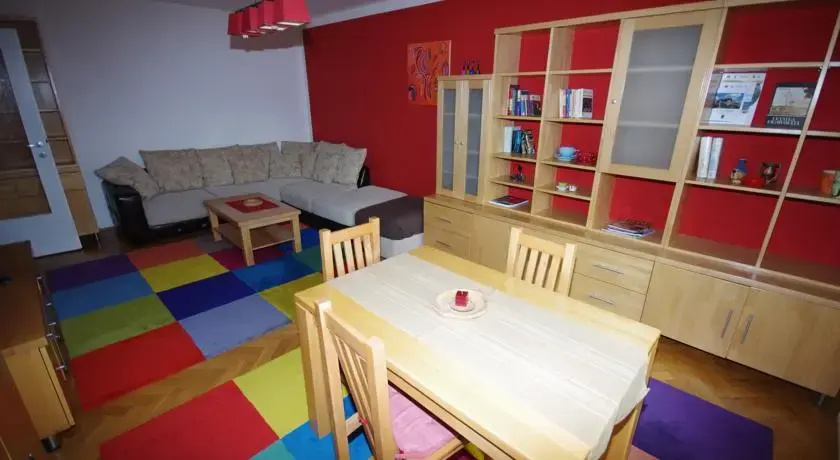 Happy Home Apartment