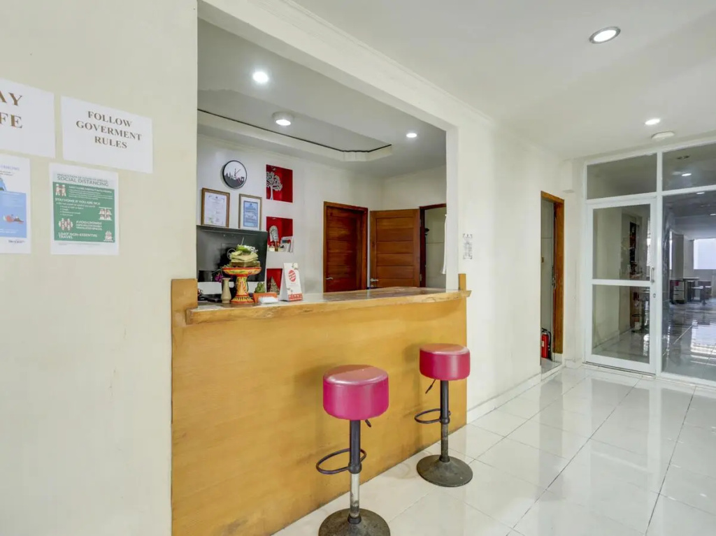 OYO 3950 The Ratna Hotel