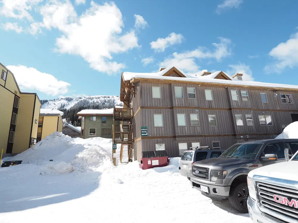 Apex Mountain Lodge Suite 4 Bedrooms 2 Bathrooms Condo