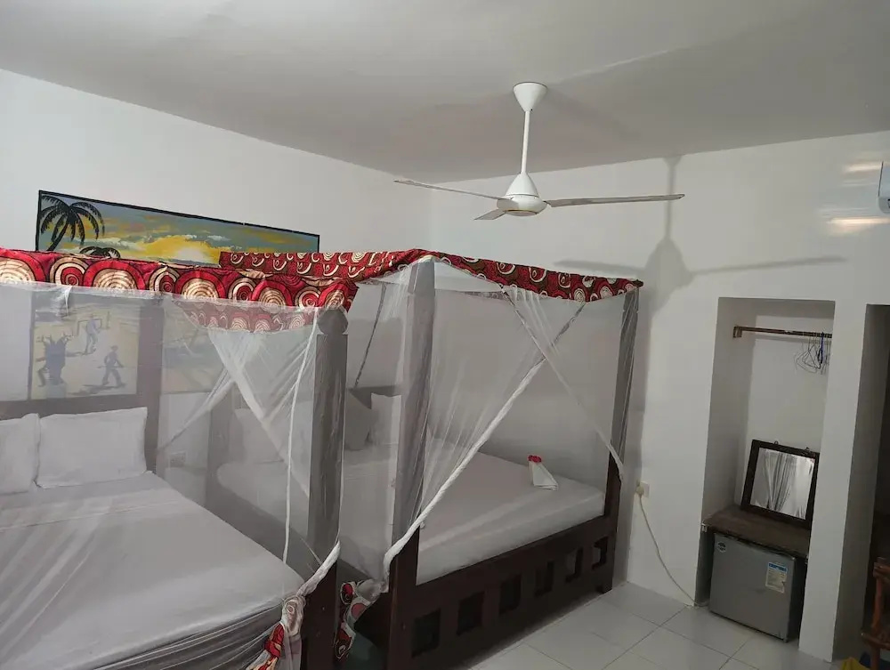 Zanzi beach hotel