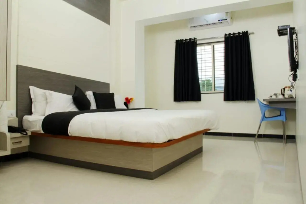 OYO Rooms Railway Station Bazar