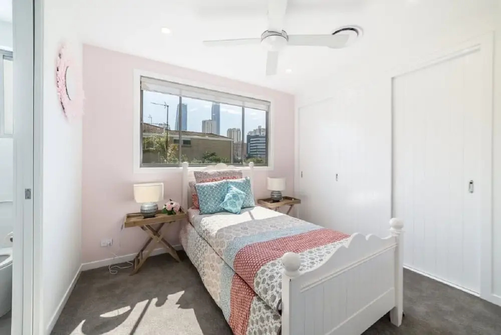 Gold Coast Private Villas - Waterfront Villas