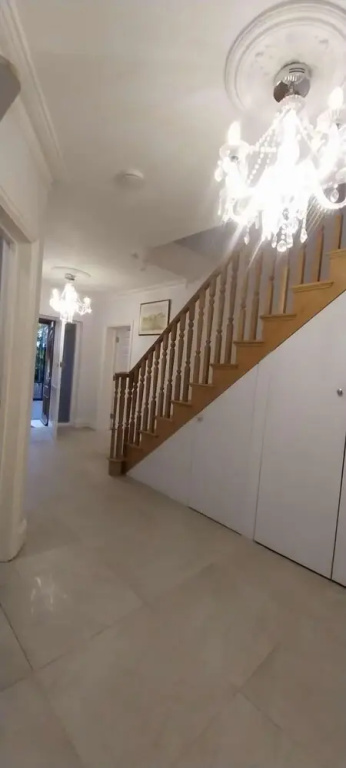 Bromley Manor - Spacious 11 Bedroom House