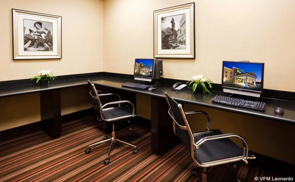 Holiday Inn Express Charlotte Southeast - Matthews by IHG