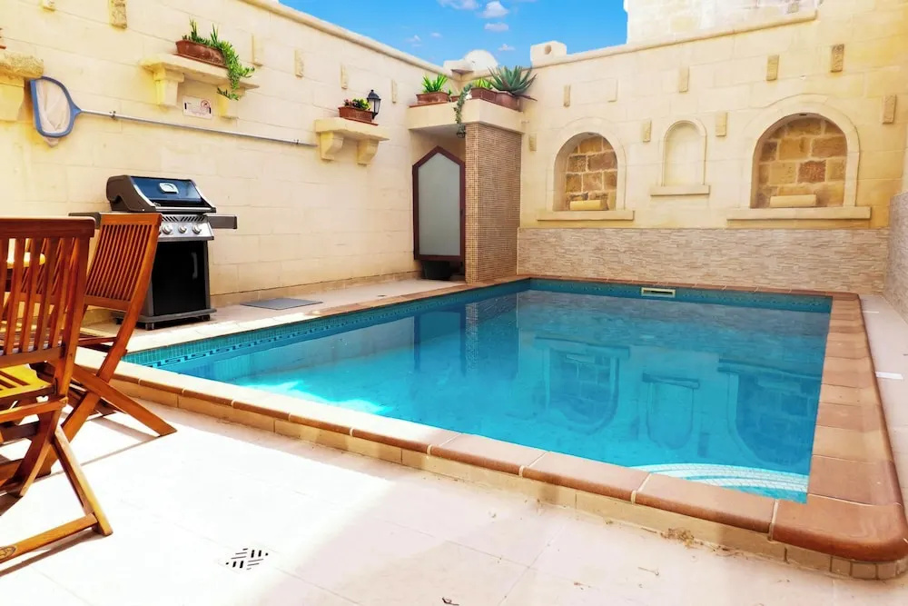 Mixel Gozitan Villa and Pool