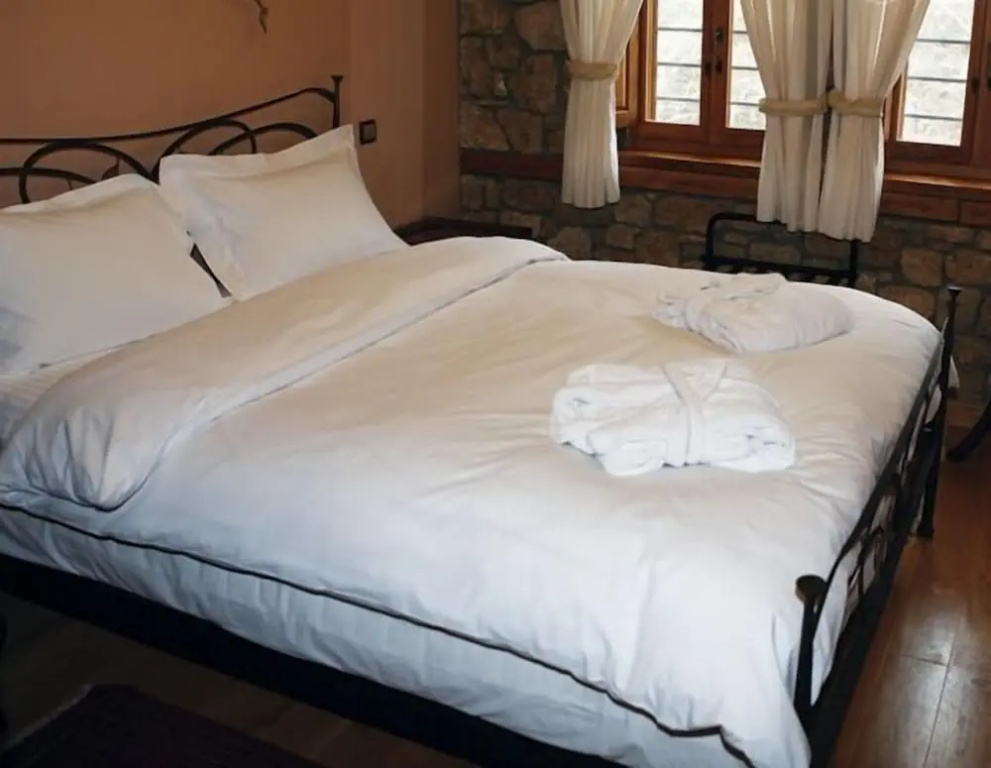 Roes Suites