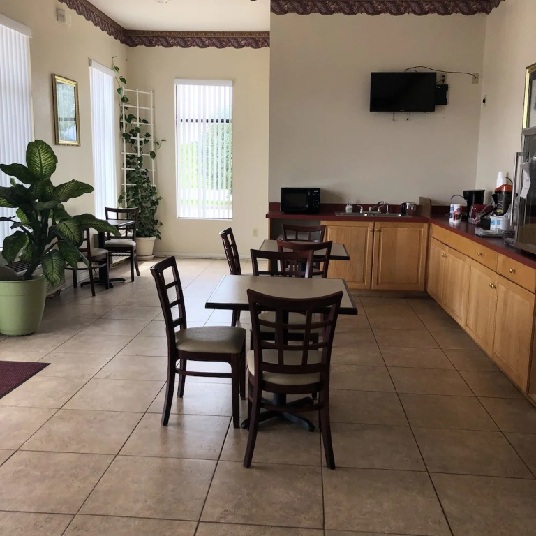 Clairmont Inn