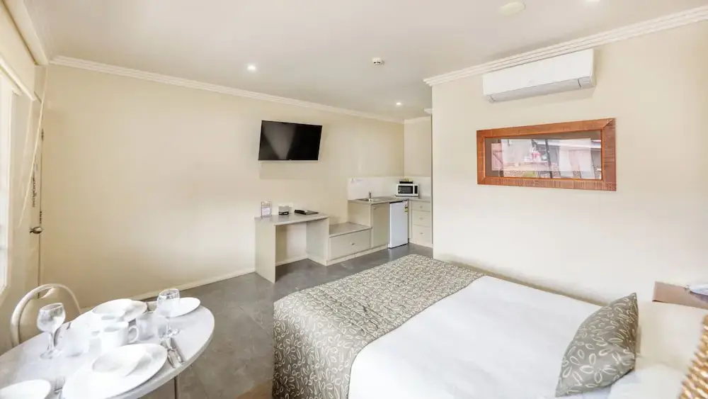The Saltbush Motor Inn