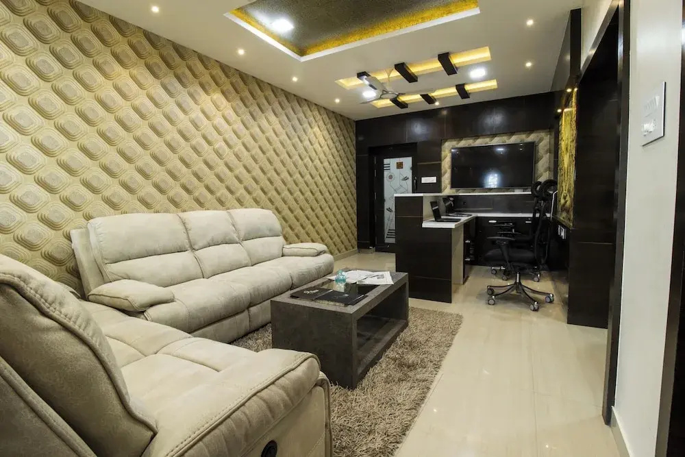 SR BOUTIQUEE STAY